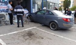 Aracı geri vites yerine ön vitese taktı, Önder'e girdi