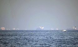 Hürmüz Boğazı'ndan "İran'a ait olmayan" ilk ham petrol tankeri geçiş yaptı