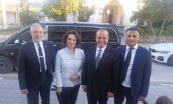 Ataoğlu, usta sanatçı Hülya Koçyiğit ile bir araya geldi