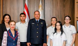 Polis Genel Müdürü Adalıer Lefkoşa Türk Lisesi öğrencilerini kabul etti