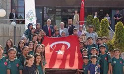 KKTC Aksakalı Öksüzoğlu Kayseri’de Kıbrıs gazileri ve öğrencilerle buluştu