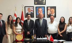 Dinçyürek: Genç hekimlerin haklı mücadelesinin yanındayız