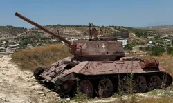 KKTC'deki Kıbrıslı Türk Mücahitlerin cesaretlerinin sembolü: "Tutsak Tanklar"