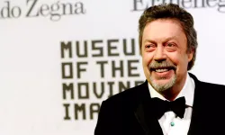 Korku sinemasının efsanesi Tim Curry, 80 yaşında hayatını kaybetti