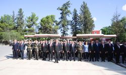 30 Ağustos Zafer Bayramı dolayısıyla Atatürk Anıtı'nda tören düzenlendi