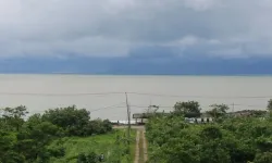Endonezya'da Anak Krakatau Yanardağı'nda patlamalar meydana geldi