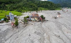 Nepal'deki sel felaketinde hayatını kaybedenlerin sayısı 1451'e yükseldi
