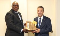 Ertuğruloğlu, Gambiya Dışişleri Bakanı Njie ile görüştü