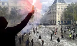 Fransa’da protestolar şiddetlendi: 2 bin 400’den fazla gözaltı, 1 ölü