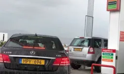 Kıbrıslı Rumlar benzin için KKTC'ye geçiyor