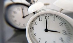 Pazar günü saatler bir saat geri alınacak