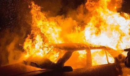 Girne’de park halindeki araçta yangın: Maddi hasar meydana geldi