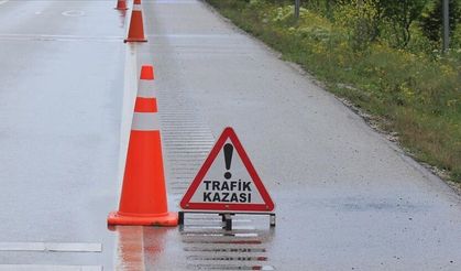 Gazimağusa’da Zincirleme Kaza: Kamyon 3 Park Halindeki Araca Çarptı, Sürücü Tutuklandı