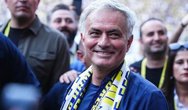 Fenerbahçe'de Mourinho göreve başladı