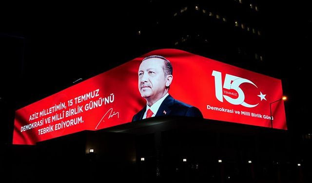 Erdoğan'ın, 15 Temmuz mesajı, İletişim Başkanlığı'ndaki dijital gösterim ekranında yayınlandı