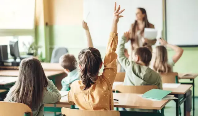 Greve katılmayan öğretmenlerle eğitime dolaylı devam