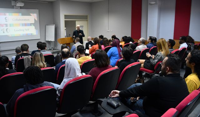 DAÜ'de iş dünyasında kreatif düşüncenin öneminin anlatıldığı atölye çalışması düzenlendi