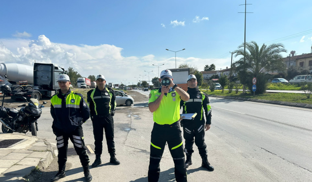 Trafik denetimleri: 25 araç trafikten men edildi, 1 sürücü tutuklandı