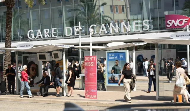 Fransa’da elektrik kesintisi: Cannes Film Festivali'nde film gösterimi yarıda kaldı