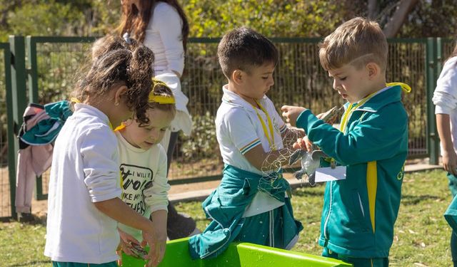 Meritta Deniz Kaplumbağaları Rehabilitasyon Merkezi’nde binlerce çocuk eğlenerek öğrendi