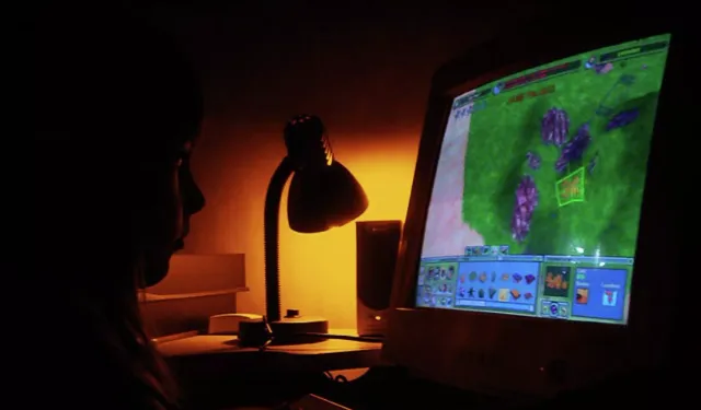 Çin'de kolları ve bacakları olmayan hasta, beynine yerleştirilen çip sayesinde video oyunu oynadı