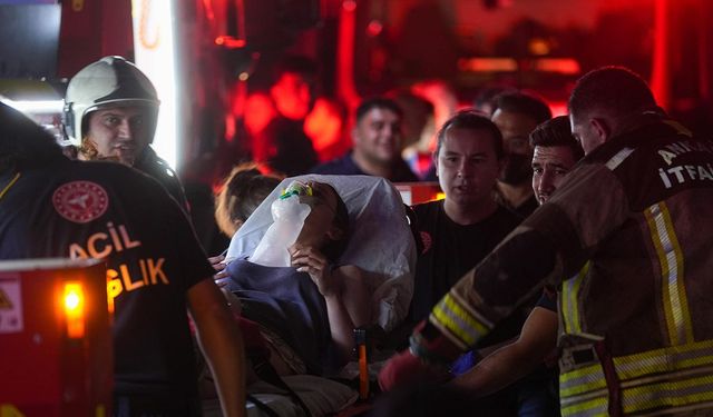 Ankara'da 26 katlı binada yangın: 1'i bebek 3 kişi hayatını kaybetti