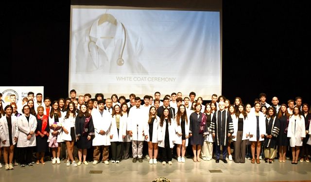 DAÜ'de geleceğin hekimleri beyaz önlüklerine kavuştu