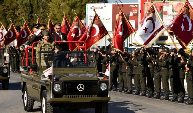 Dr. Fazıl Küçük Bulvarı’nda resmi geçit töreni düzenlendi