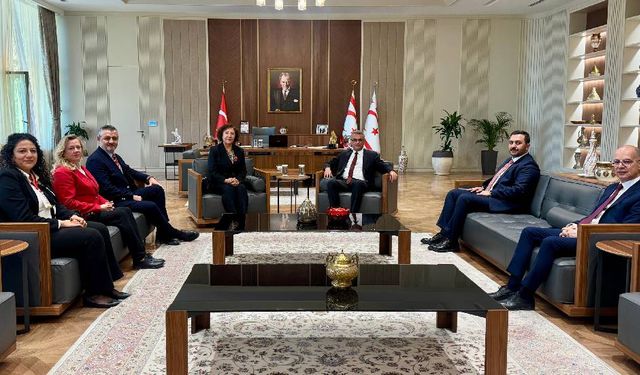 Erhürman, Anahtar Parti heyetini kabul etti