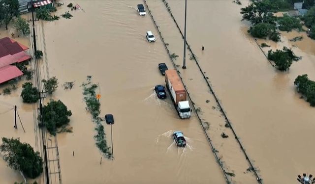 Tayland'ın güneyini vuran sel felaketinde ölenlerin sayısı 82'ye yükseldi