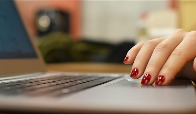 Rapor: Kadınlar, yapay zekadan kaynaklı iş kaybında iki kat daha fazla risk altında