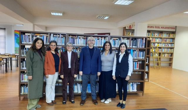 Kıbrıs Türk Kütüphaneciler Derneği, AÖA Başkanı Konedralı’yı ziyaret etti