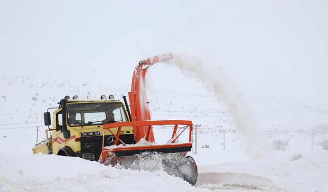 Sivas'ta 493 yerleşim yerinin yolu ulaşıma kapandı