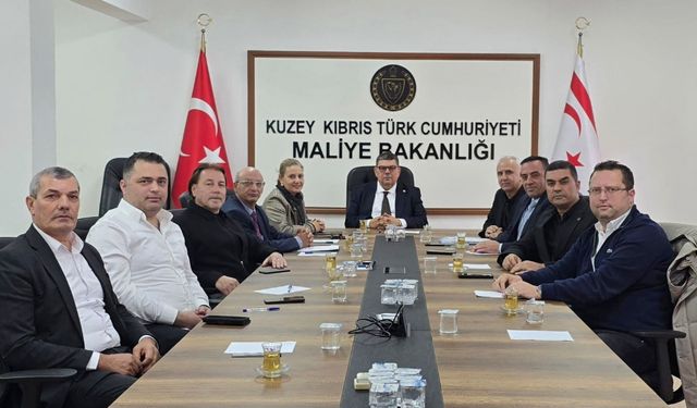 Maliye Bakanı Dr. Berova, KKTC Mücevheratçılar Ve Kuyumcular Derneği heyeti ile bir araya geldi