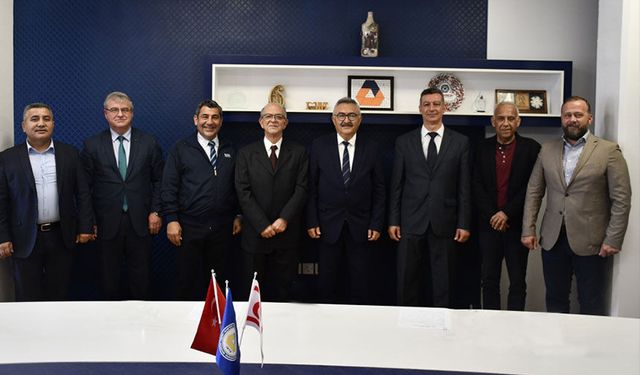 DAÜ Vakıf Yöneticiler Kurulu’nda devir teslim töreni gerçekleşti