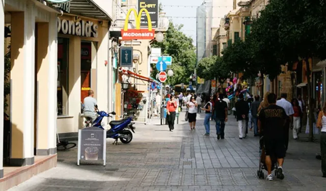 Kıbrıslı Rumlar yarından endişeli