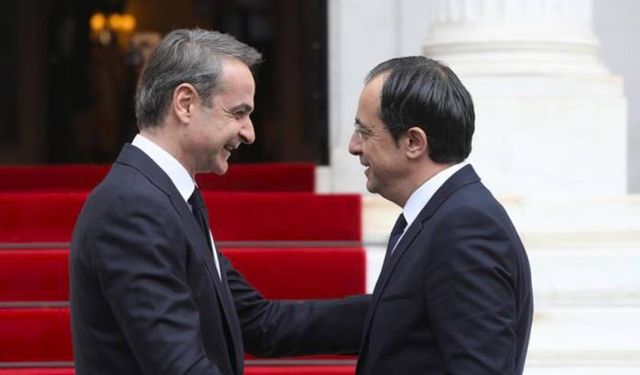 Miçotakis, Ankara ziyareti öncesinde Hristodulidis ile telefonda görüştü