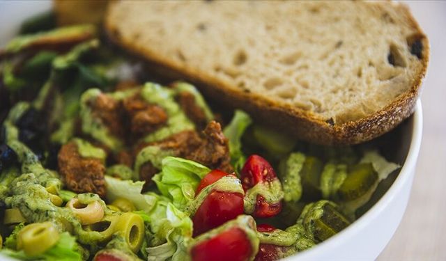 Araştırma, yeme alışkanlığında yapılan değişikliğin insan ömrüne yaklaşık 3 yıl ekleyebileceğini gösterdi