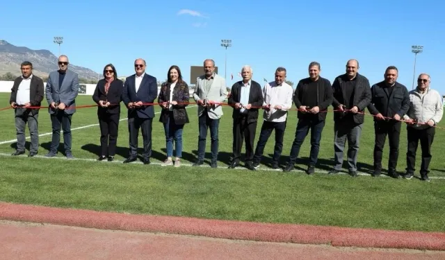 Değirmenlik Akıncılar Belediyesi Sadık Cemil Stadyumu çim sahası açıldı