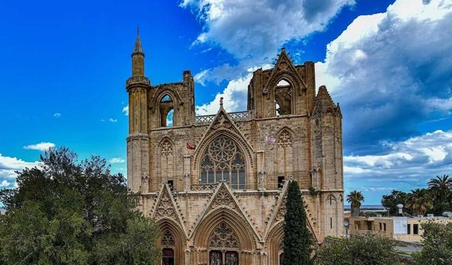 Lala Mustafa Paşa Cami restorasyon çalışmaları sebebiyle ibadete ve ziyarete kapatılıyor
