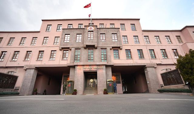 Ankara'da nakliye helikopteri kaza kırıma uğradı