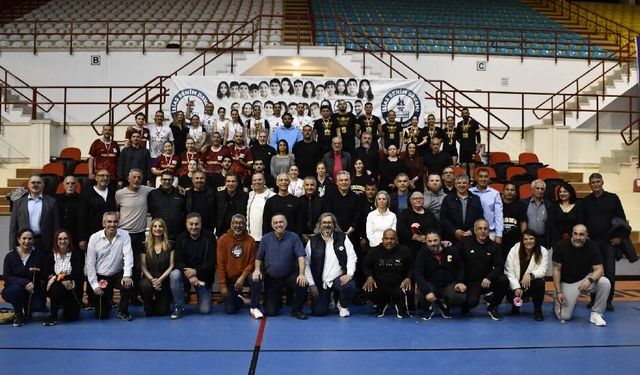 DAÜ Şampiyon Melekler Voleybol Anı Turnuvası tamamlandı