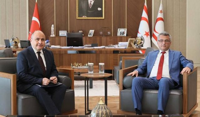 Erhürman, Türkiye'nin Lefkoşa Büyükelçisi Başçeri’yi kabul etti
