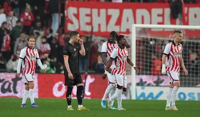 Şampiyonluk gecesinde şok: Galatasaray Samsunspor'a 4-1 mağlup oldu