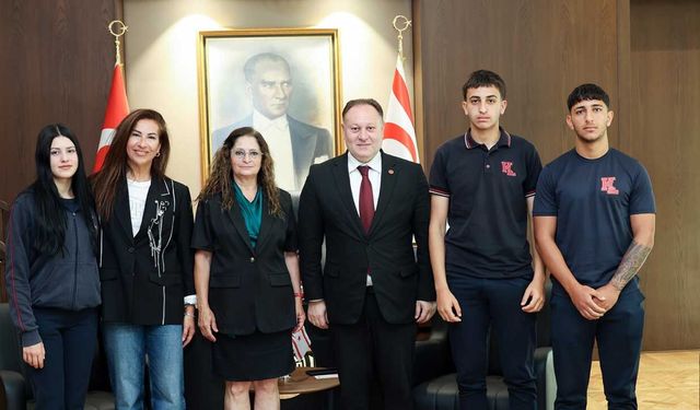 Öztürkler: İzolasyonlara Rağmen Gençlerimiz Mücadeleden Yılmıyor, Başarılarını Sürdürüyor