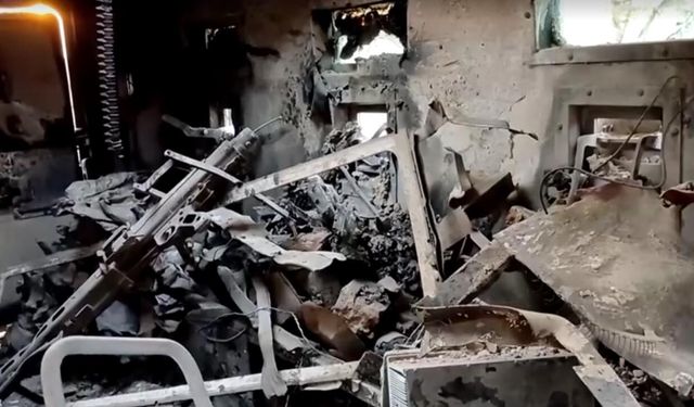 Pakistan'da düzenlenen intihar saldırısında 12 polis hayatını kaybetti