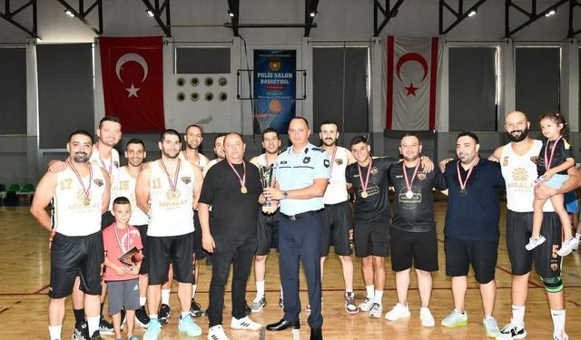 Geleneksel Polis Basketbol Turnuvası'nın 7. şampiyonu Lefkoşa Polis Müdürlüğü