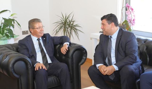 Başbakan Dt. Ünal Üstel DAÜ’yü ziyaret etti