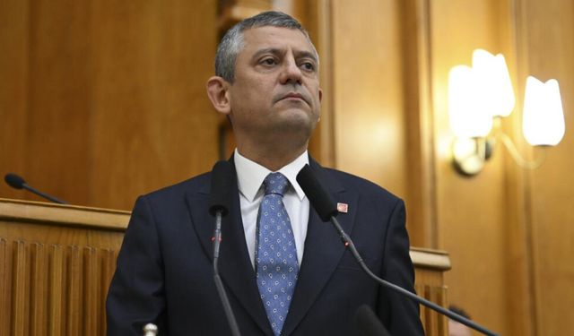 Özgür Özel ve 90 vekil CHP’den istifa etti