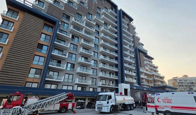 Long Beach’te Apartman Yangını: Tahliyeler Sürüyor